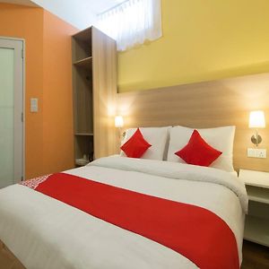 Oyo 11339 Istay Hotel